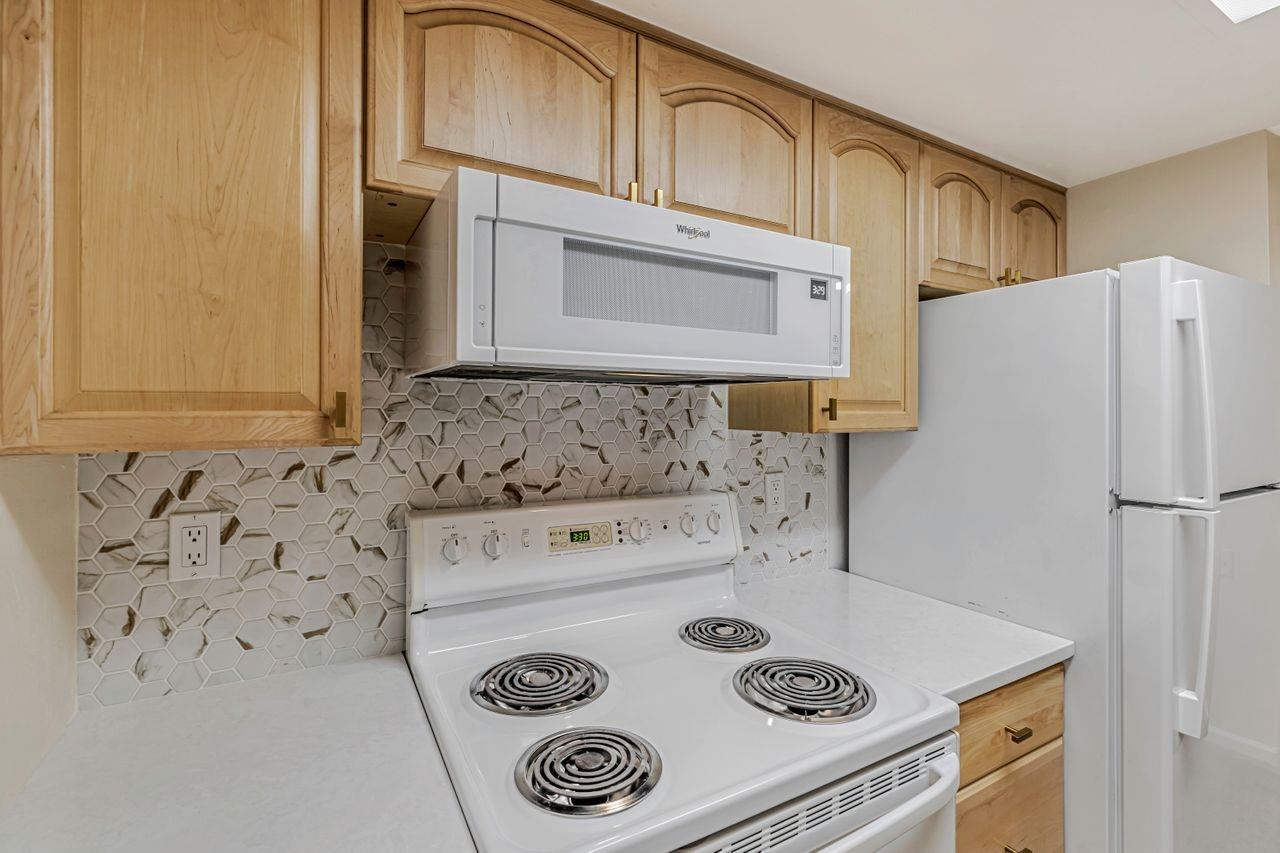 Photo #13: 225015584 Listing: Photo #13