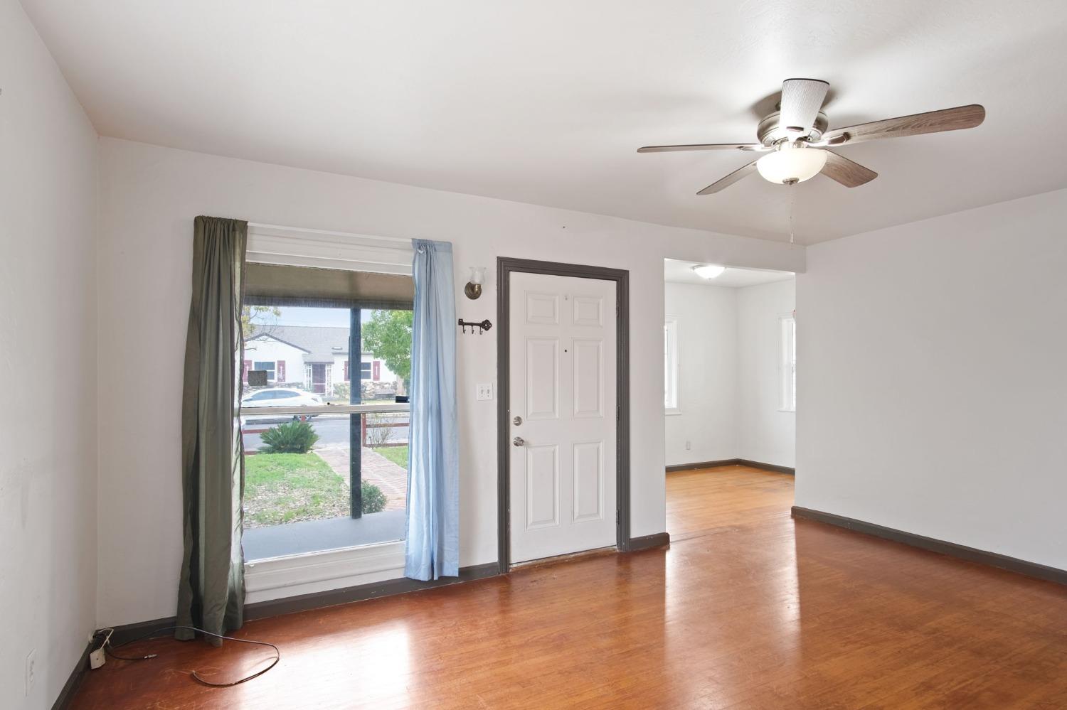 Detail Gallery Image 5 of 16 For 1899 Union Ave, Merced,  CA 95340 - 2 Beds | 1/1 Baths