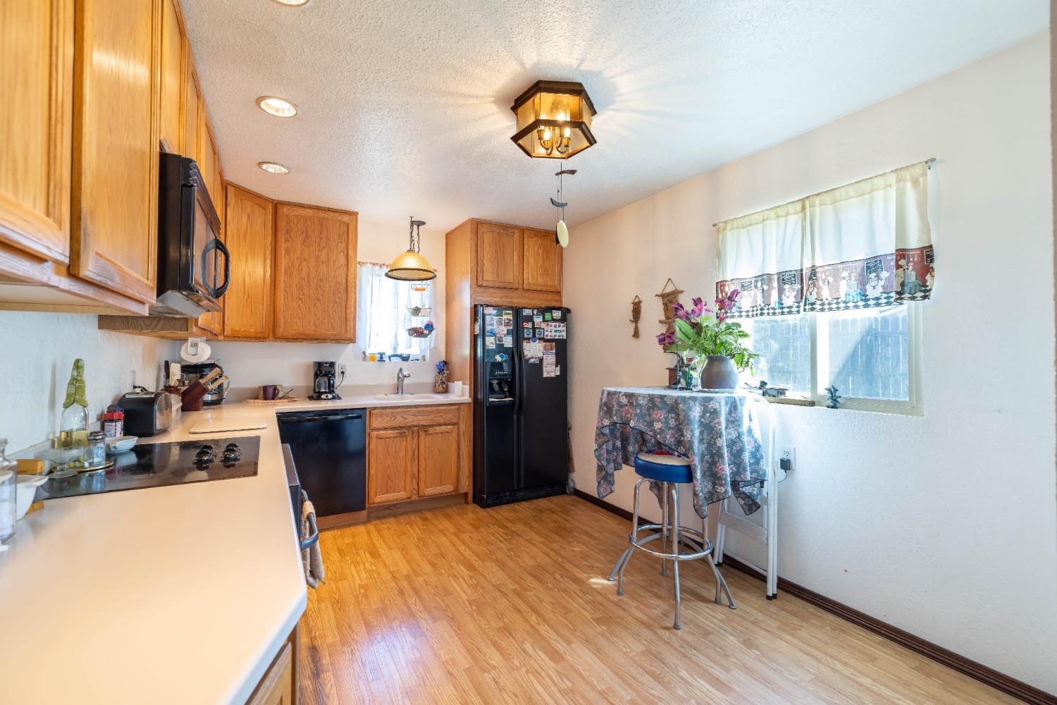Mills Park Drive, Rancho Cordova, California image 5