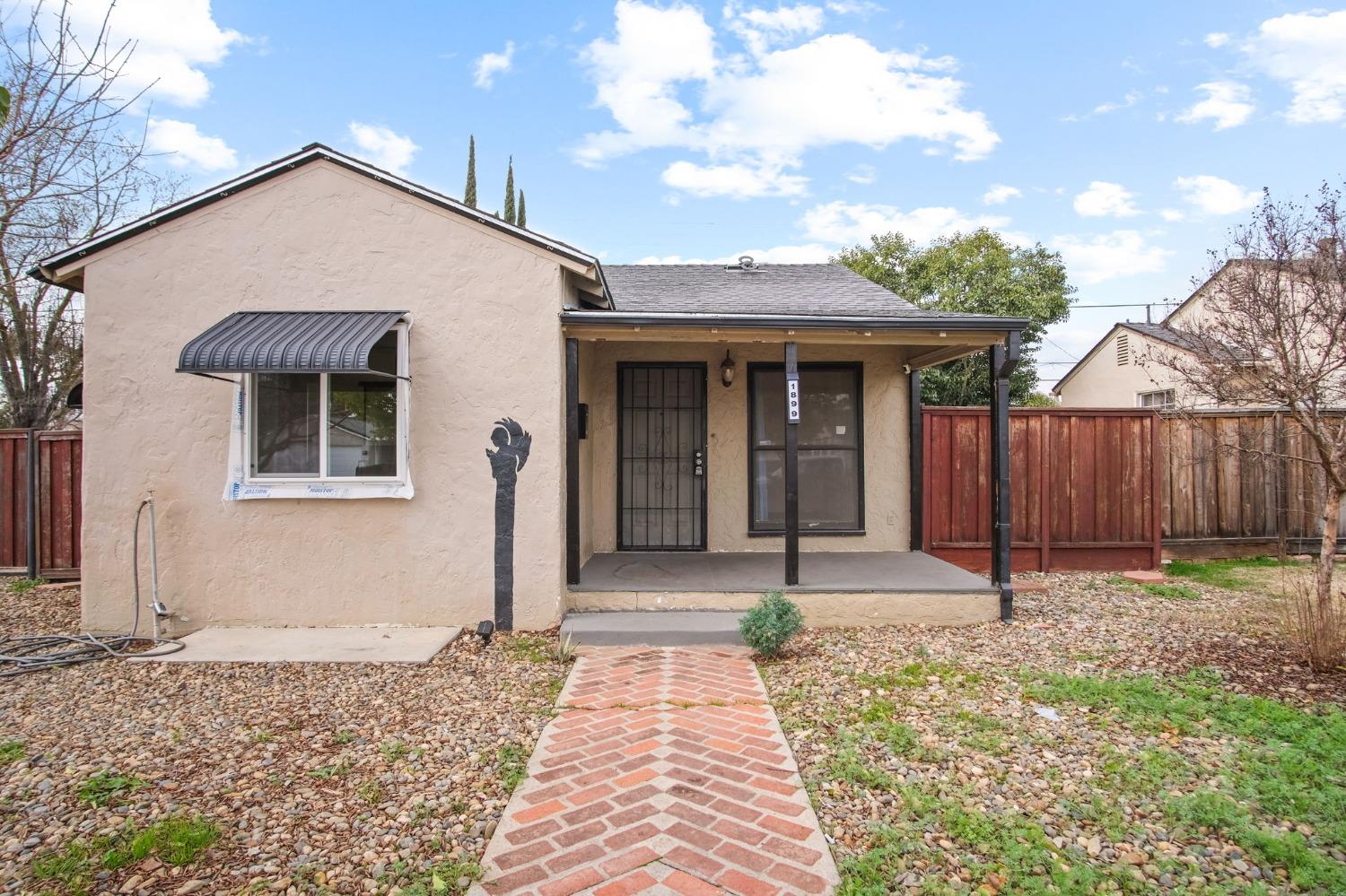Detail Gallery Image 2 of 16 For 1899 Union Ave, Merced,  CA 95340 - 2 Beds | 1/1 Baths