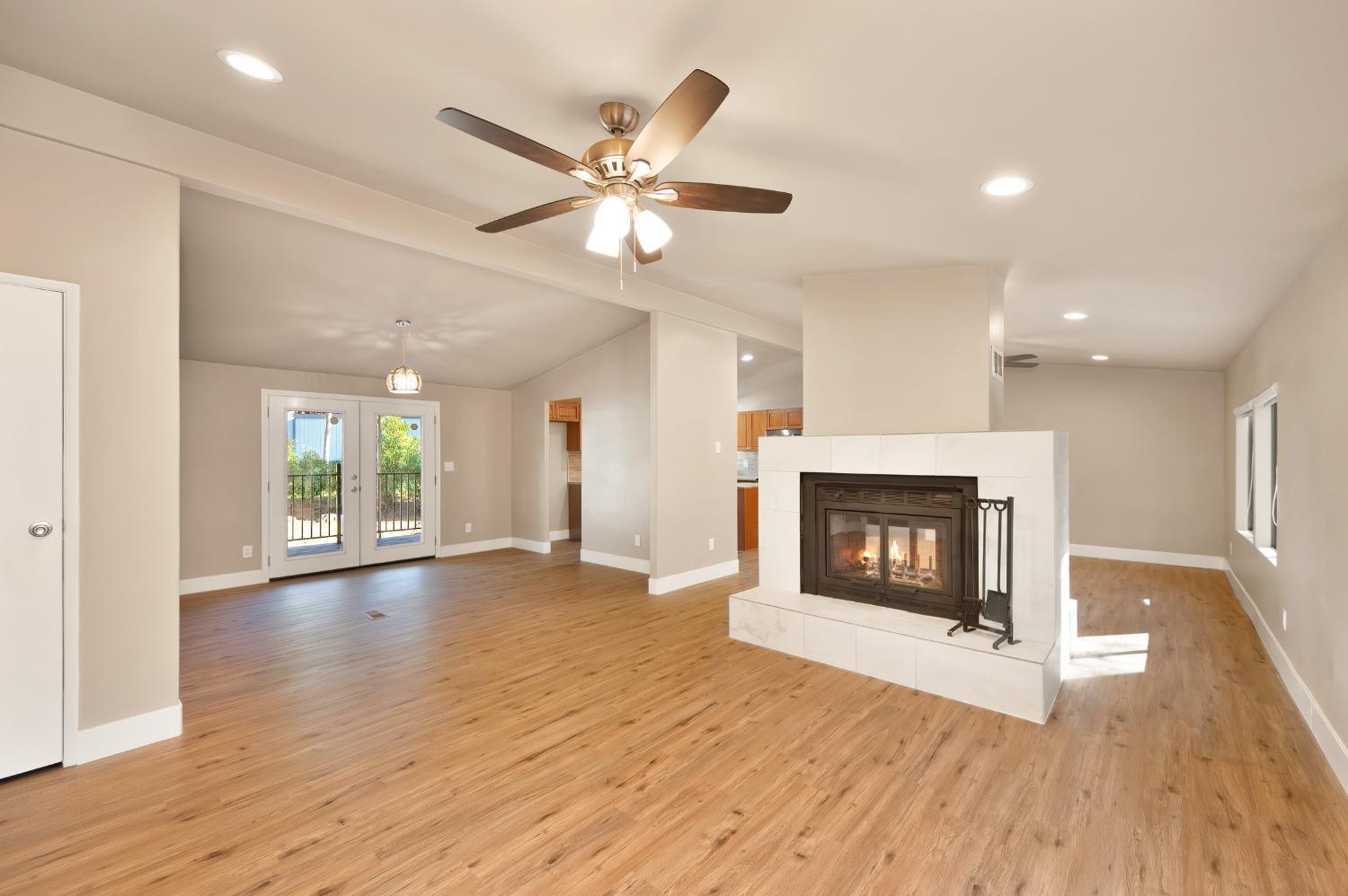 Detail Gallery Image 12 of 36 For 4420 Pleasant Valley Rd 155, Diamond Springs,  CA 95619 - 3 Beds | 2 Baths