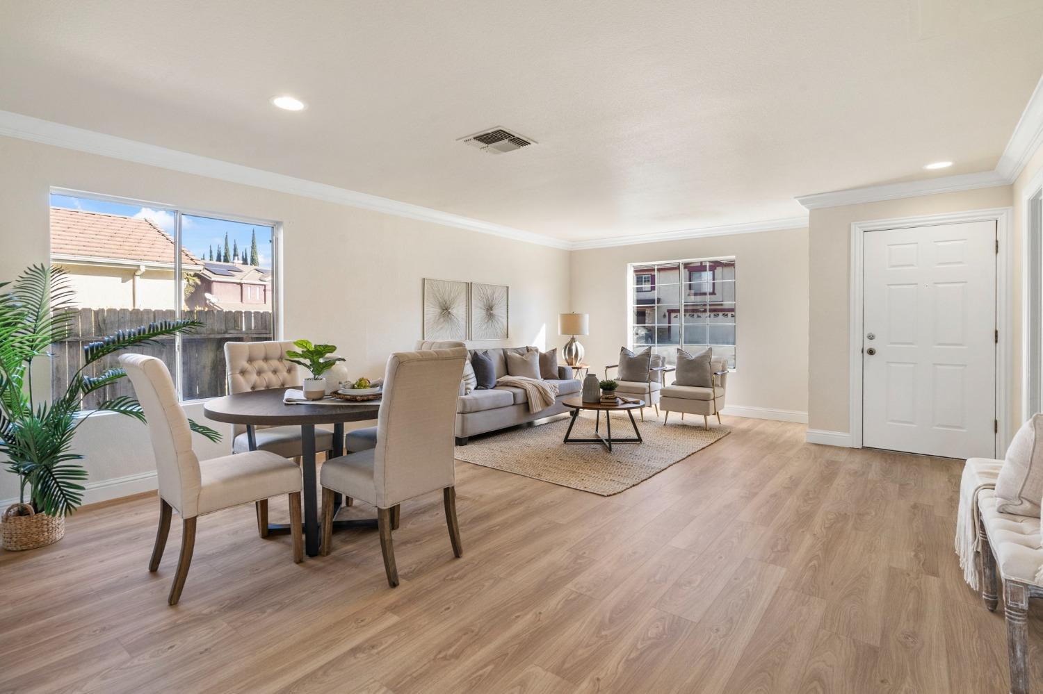 Detail Gallery Image 10 of 53 For 4227 Oceanview Dr, Stockton,  CA 95206 - 4 Beds | 2/1 Baths