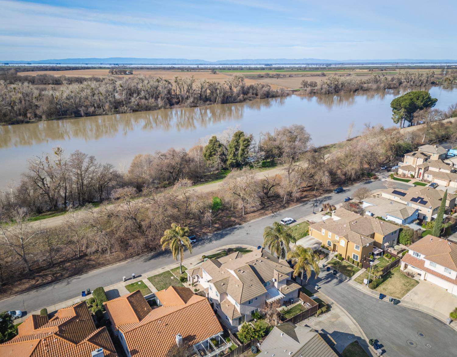 Sailfish Way, Sacramento, California image 4