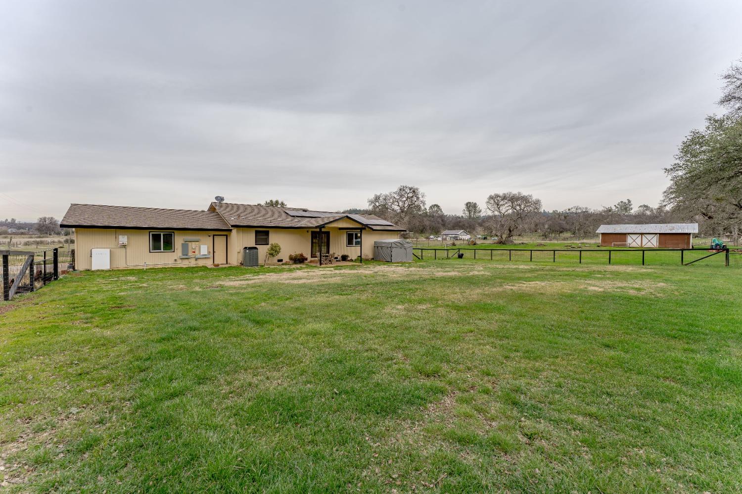 Clover Ridge Lane, Penn Valley, California image 35