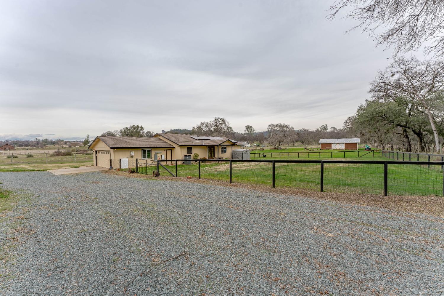 Clover Ridge Lane, Penn Valley, California image 36