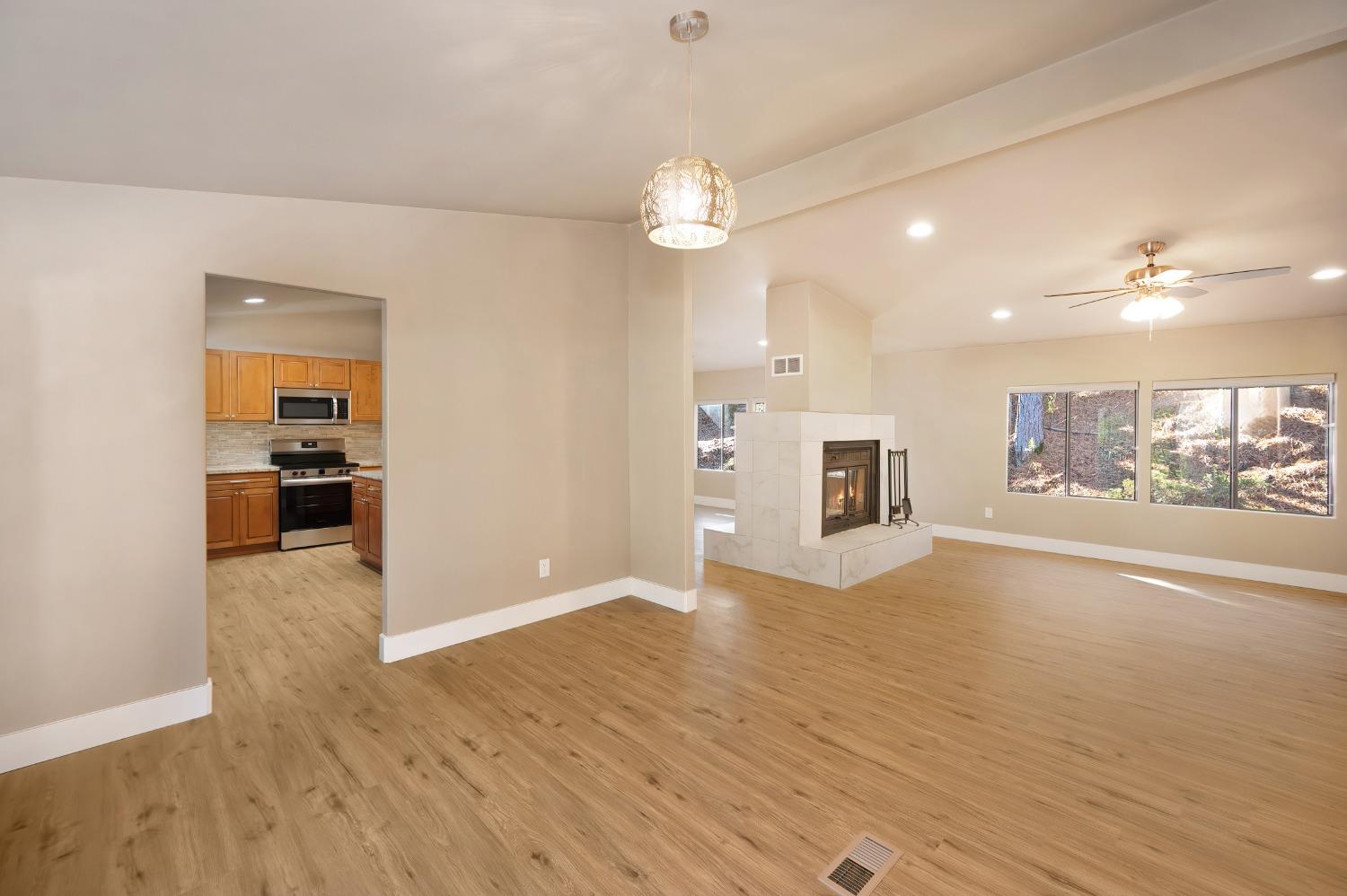 Detail Gallery Image 15 of 36 For 4420 Pleasant Valley Rd 155, Diamond Springs,  CA 95619 - 3 Beds | 2 Baths