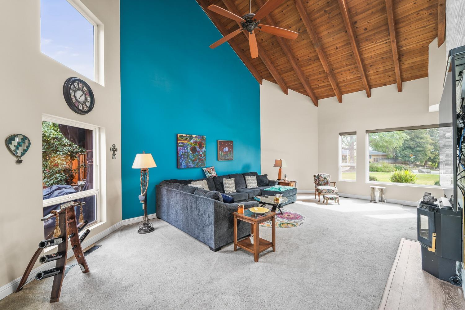 Detail Gallery Image 10 of 72 For 10013 Plaza De Oro Dr, Oakdale,  CA 95361 - 3 Beds | 2/1 Baths