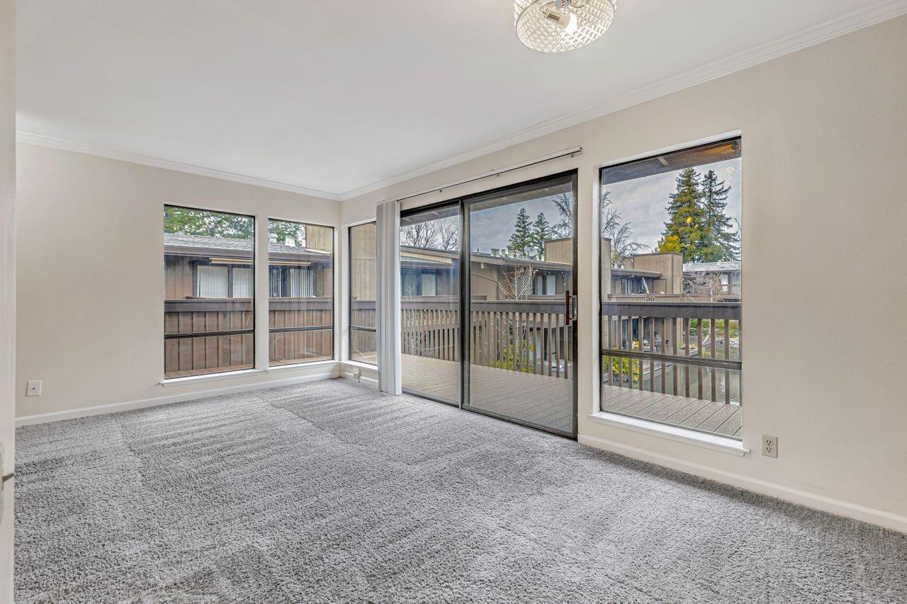 Photo #7: 225015584 Listing: Photo #7