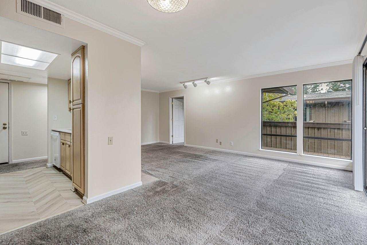 Photo #8: 225015584 Listing: Photo #8