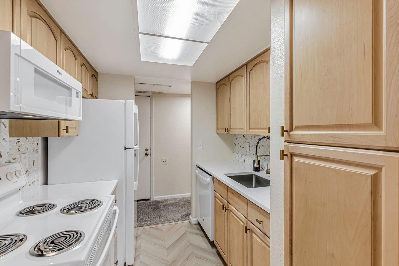 Photo #14: 225015584 Listing: Photo #14