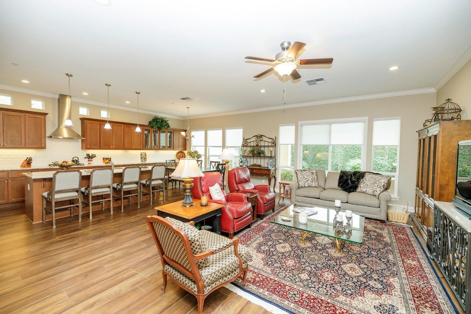 Detail Gallery Image 2 of 38 For 2249 via Cavallo, Oakdale,  CA 95361 - 2 Beds | 2/1 Baths