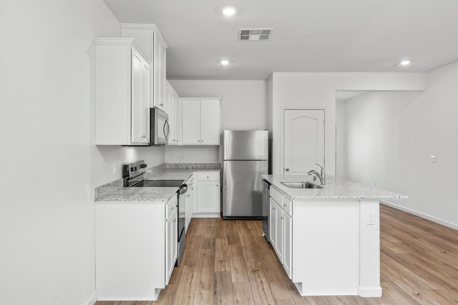 Detail Gallery Image 6 of 16 For 6606 Jackpot Pl, Riverbank,  CA 95367 - 4 Beds | 2 Baths