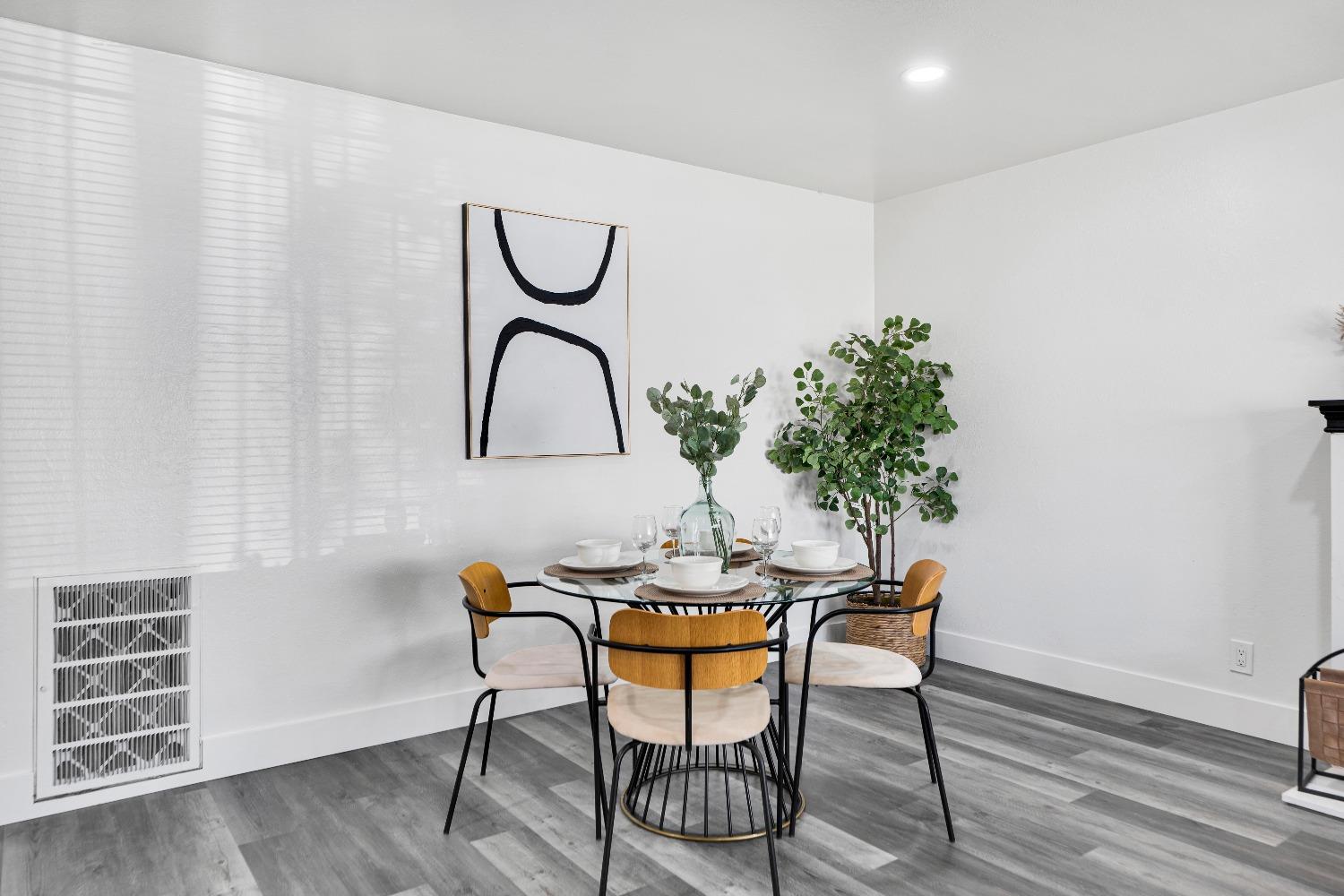 Detail Gallery Image 20 of 56 For 3041 San Carlos Way, Sacramento,  CA 95817 - 3 Beds | 1/1 Baths