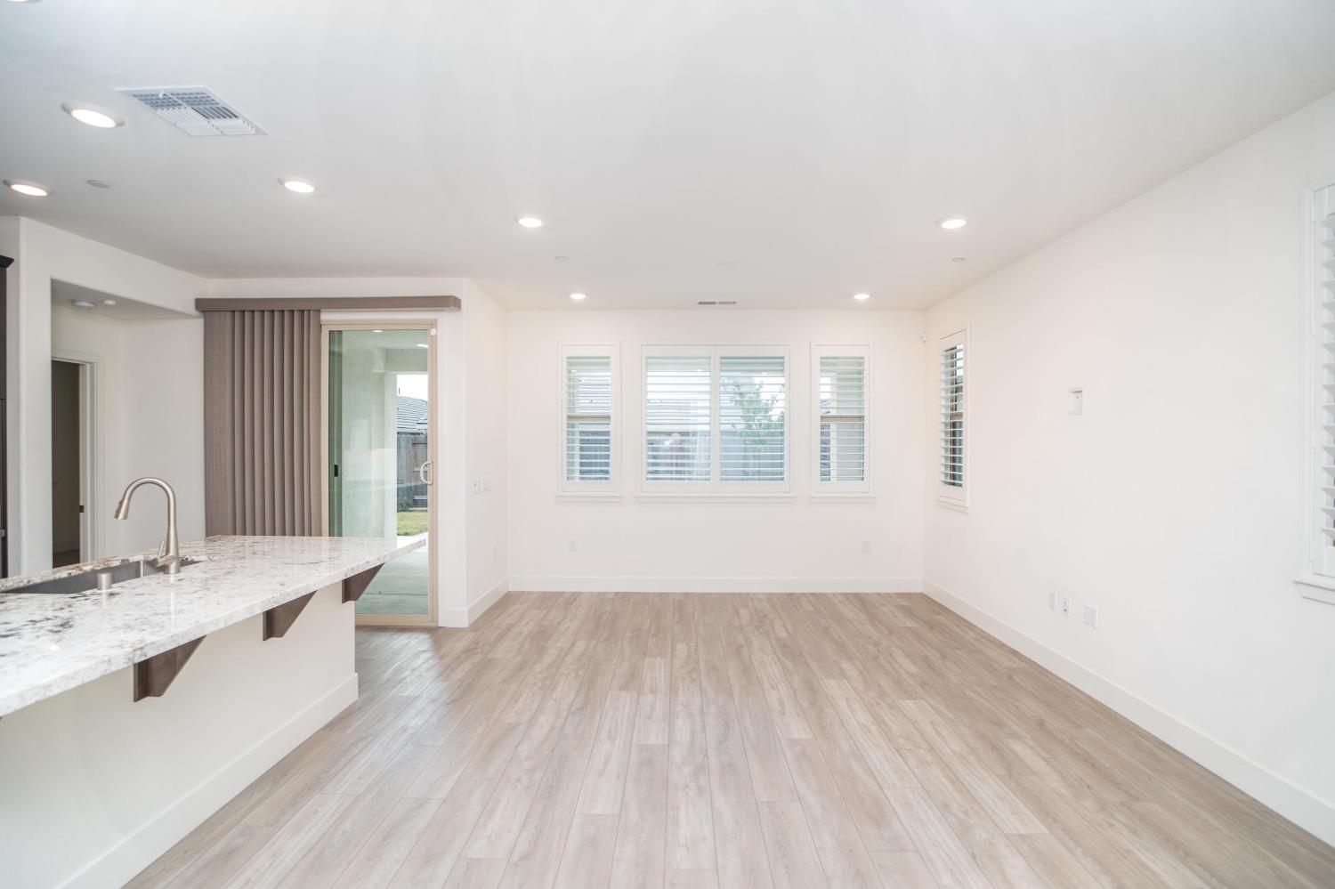 Detail Gallery Image 6 of 37 For 3110 Madrid Dr, El Dorado Hills,  CA 95762 - 2 Beds | 2 Baths