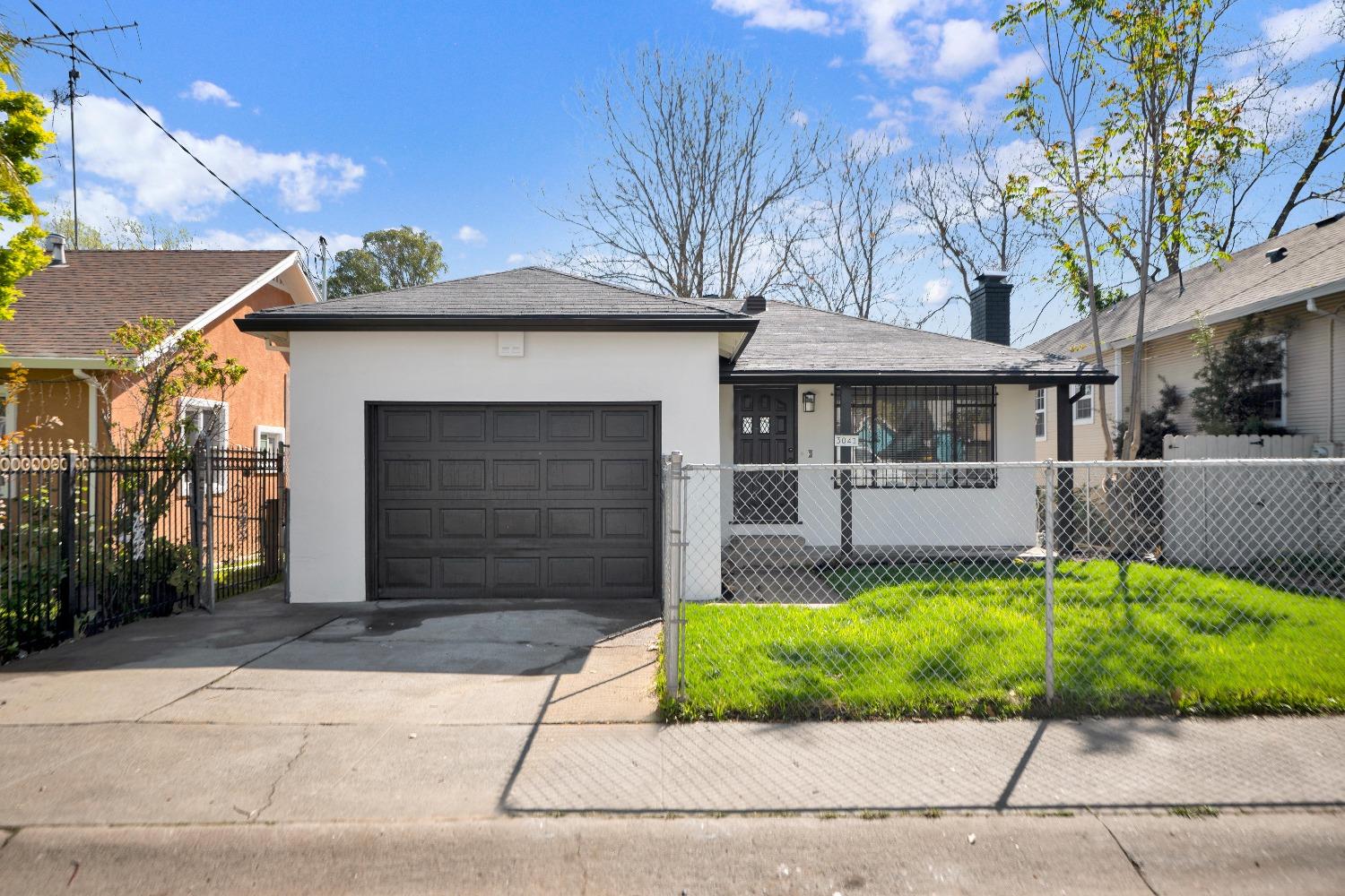Detail Gallery Image 1 of 56 For 3041 San Carlos Way, Sacramento,  CA 95817 - 3 Beds | 1/1 Baths