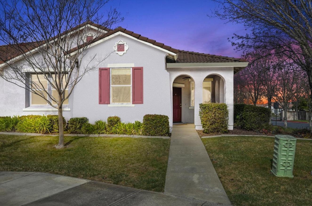 N Mill Valley Circle, Sacramento, California image 1