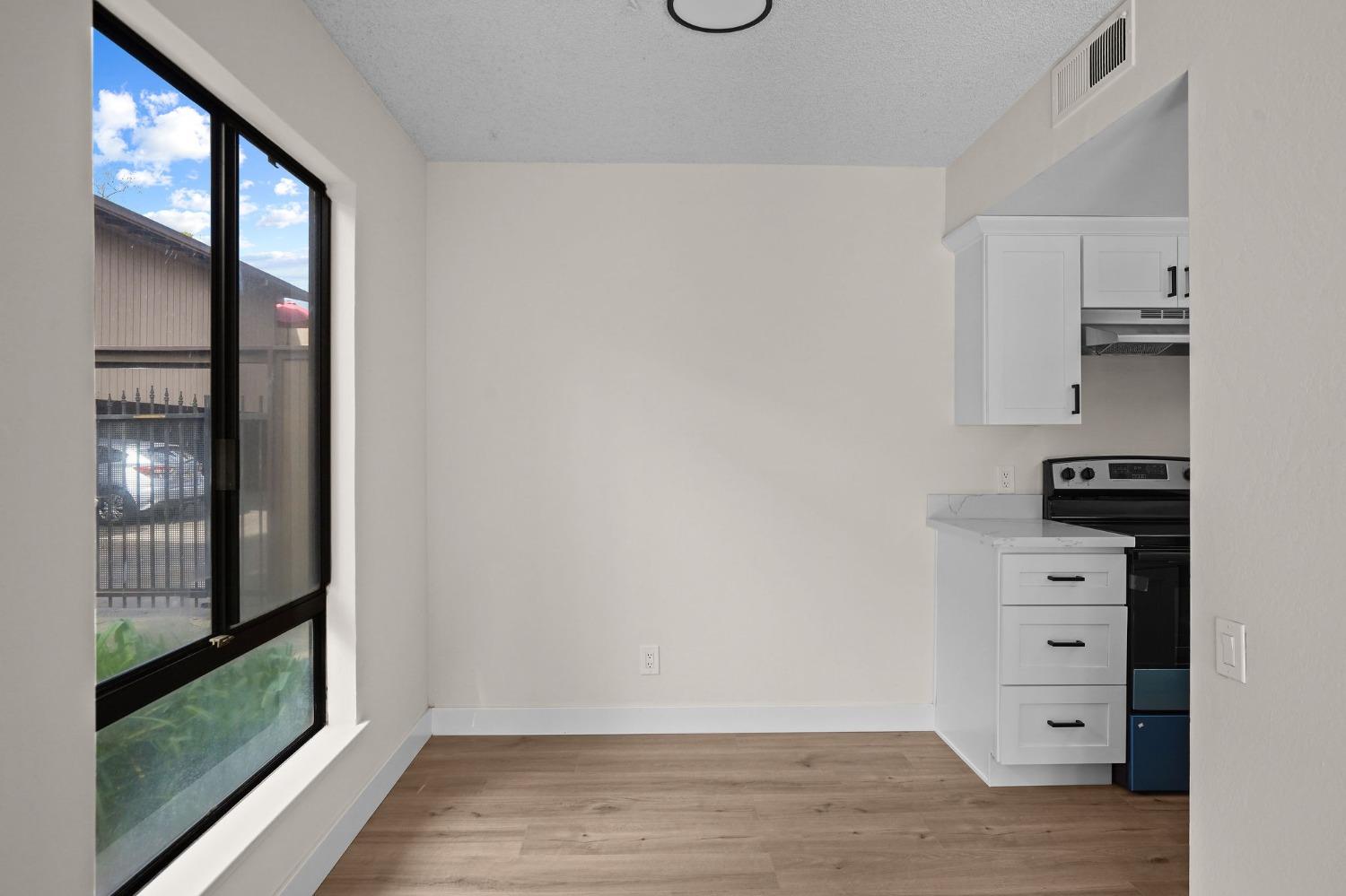 Photo #10: 225017584 Listing: Photo #10