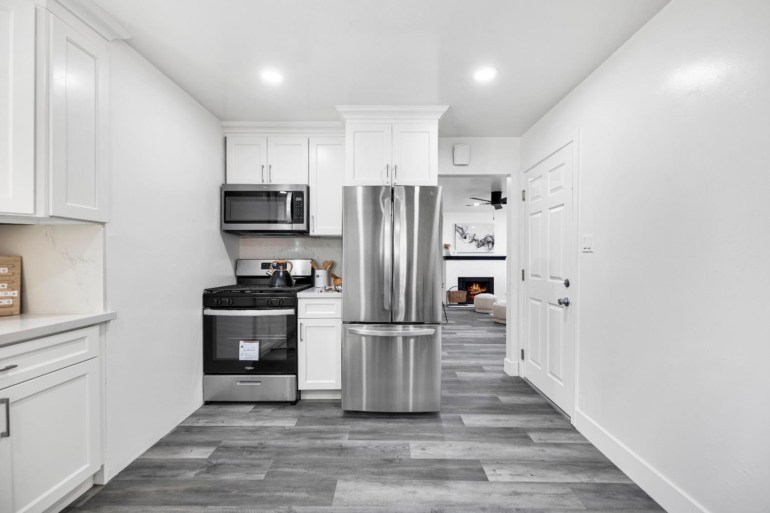 Detail Gallery Image 26 of 56 For 3041 San Carlos Way, Sacramento,  CA 95817 - 3 Beds | 1/1 Baths