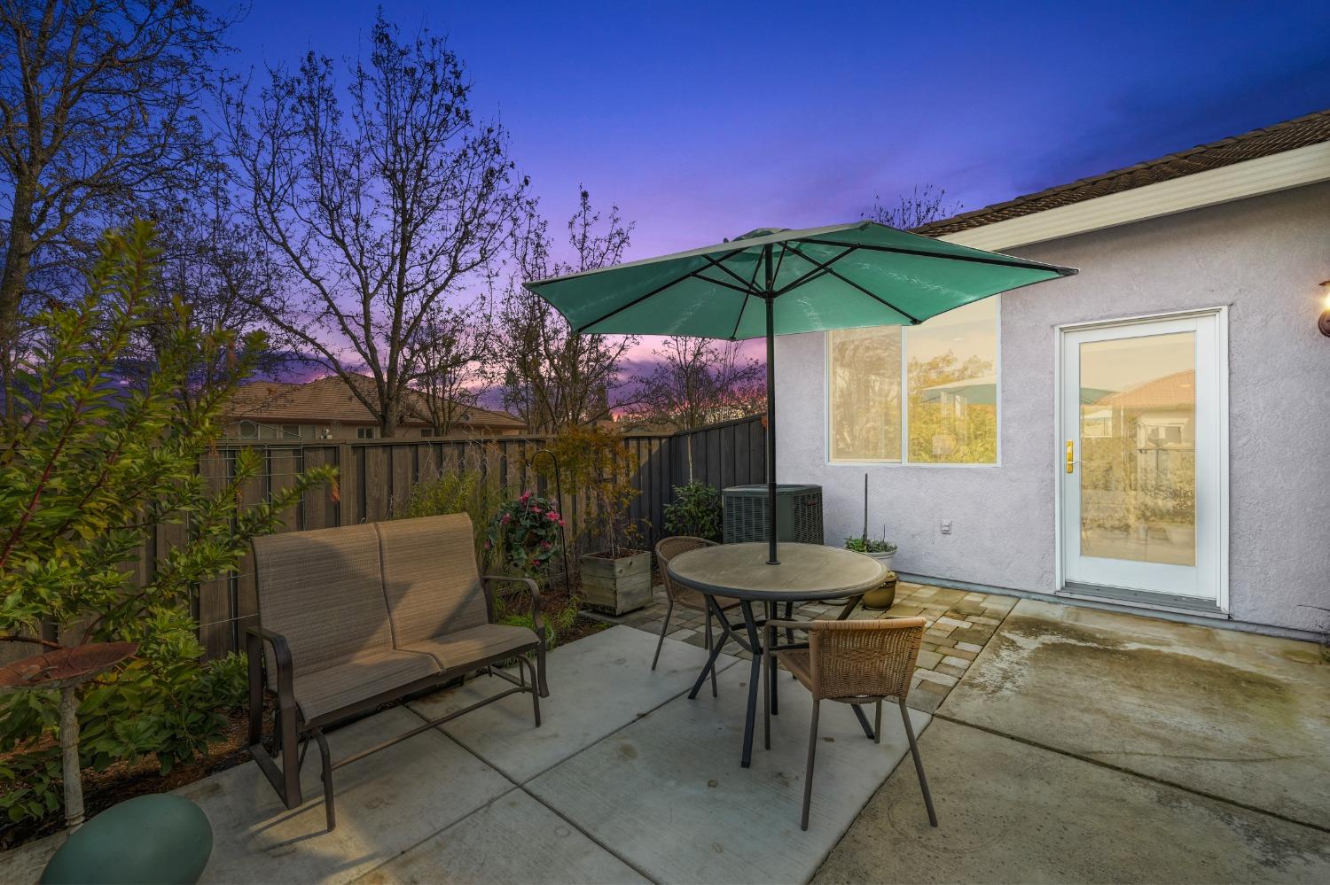 N Mill Valley Circle, Sacramento, California image 36