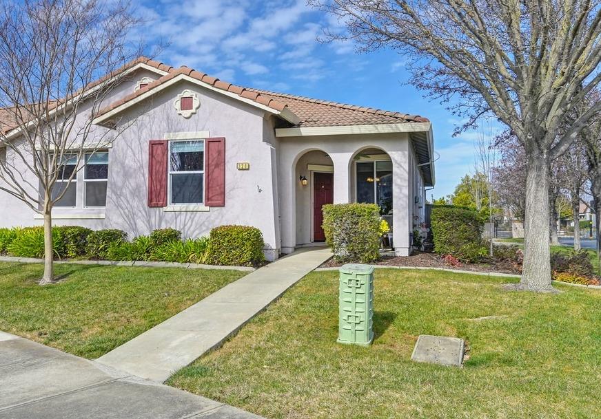 N Mill Valley Circle, Sacramento, California image 3