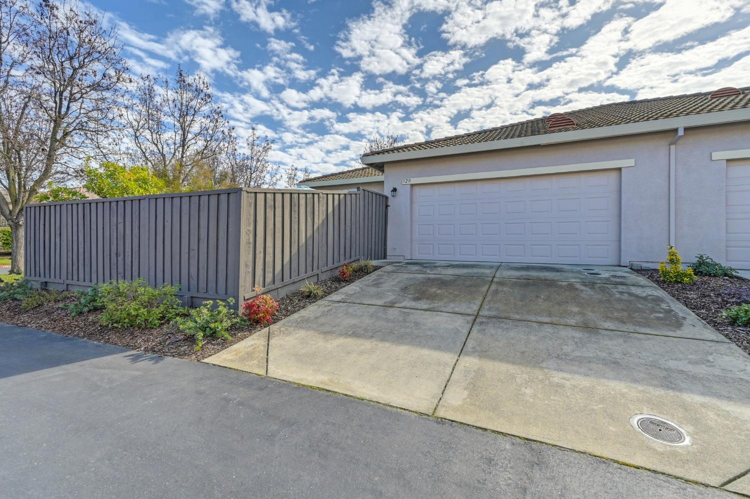 N Mill Valley Circle, Sacramento, California image 41