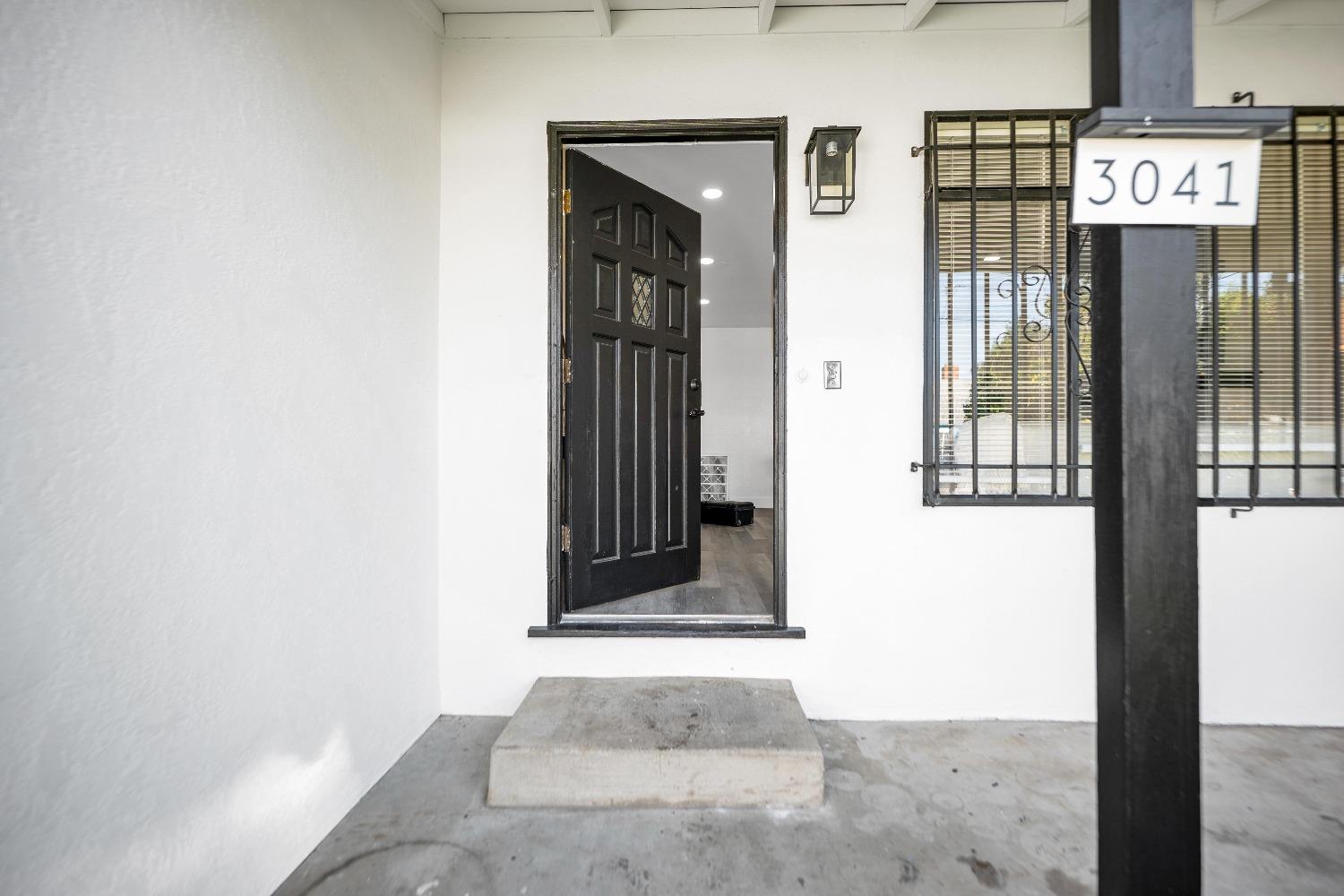 Detail Gallery Image 9 of 56 For 3041 San Carlos Way, Sacramento,  CA 95817 - 3 Beds | 1/1 Baths