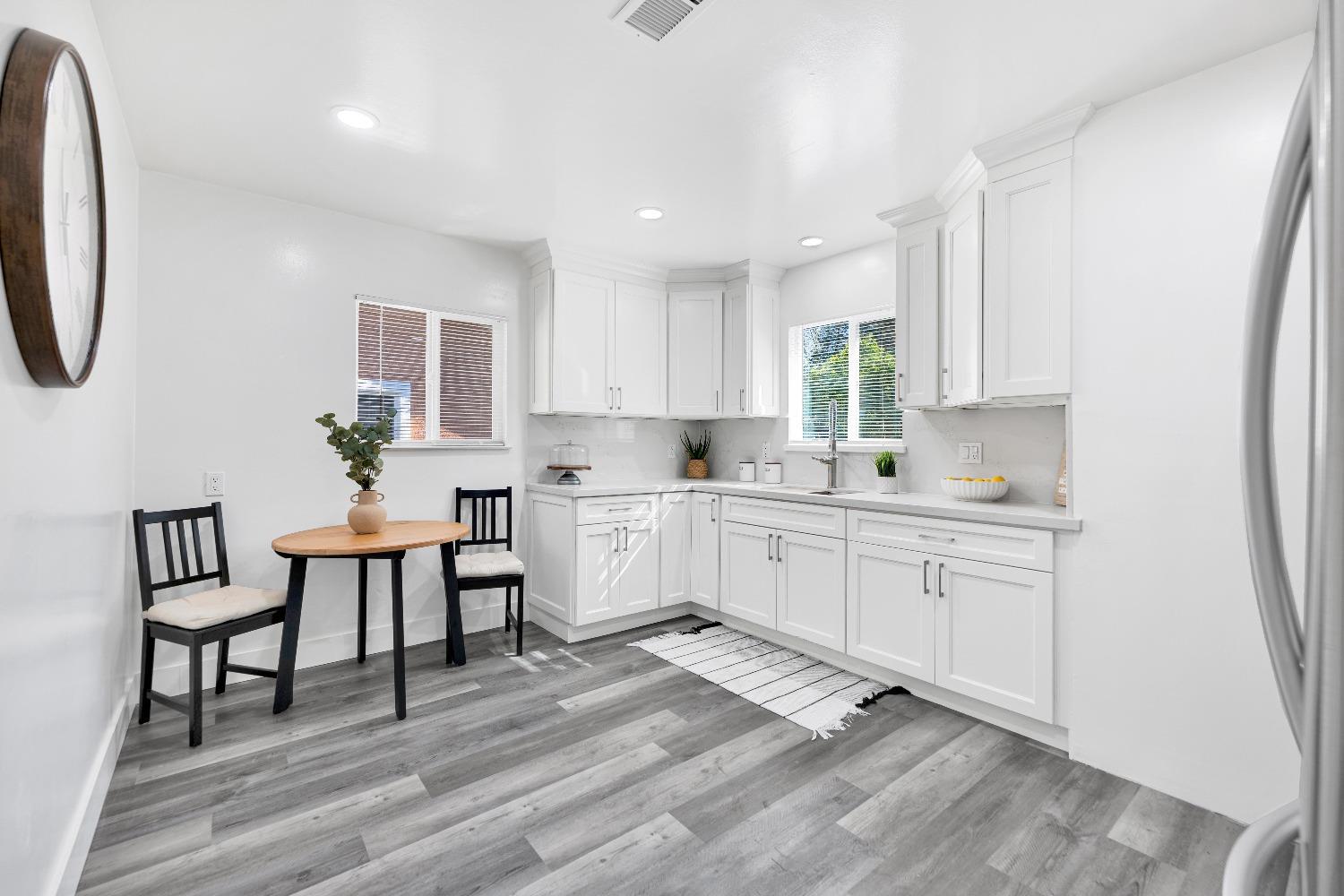 Detail Gallery Image 23 of 56 For 3041 San Carlos Way, Sacramento,  CA 95817 - 3 Beds | 1/1 Baths