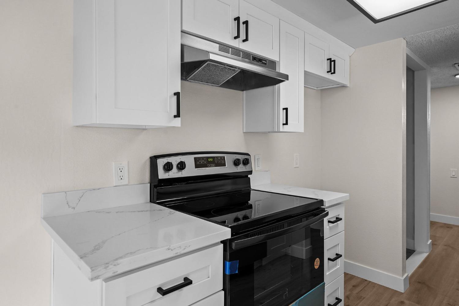 Photo #8: 225017584 Listing: Photo #8
