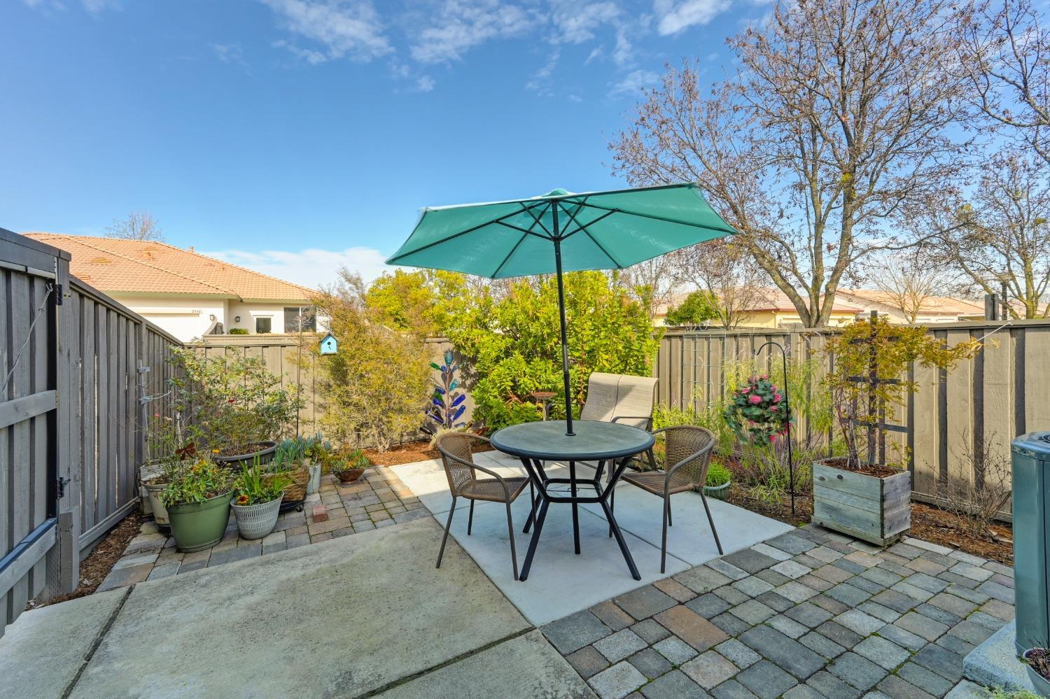 N Mill Valley Circle, Sacramento, California image 37