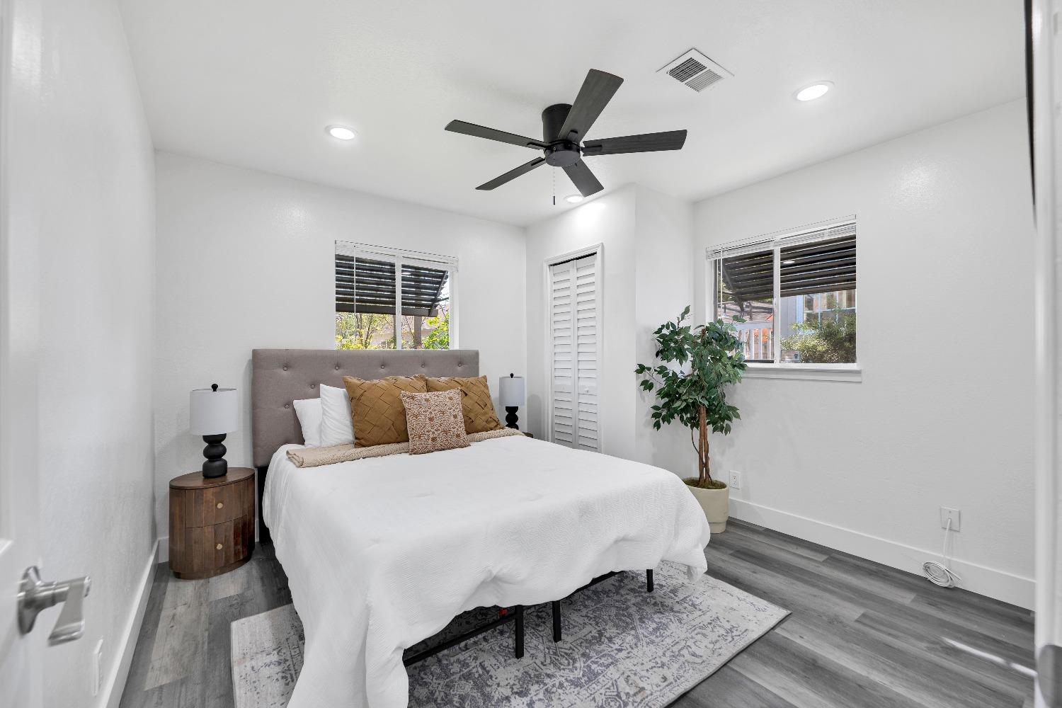 Detail Gallery Image 35 of 56 For 3041 San Carlos Way, Sacramento,  CA 95817 - 3 Beds | 1/1 Baths