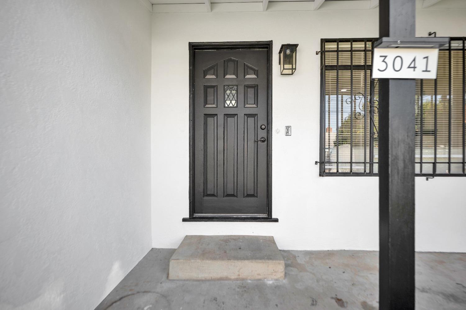 Detail Gallery Image 8 of 56 For 3041 San Carlos Way, Sacramento,  CA 95817 - 3 Beds | 1/1 Baths