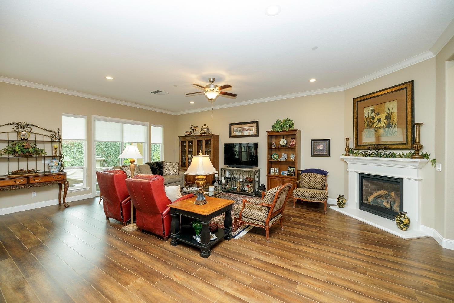 Detail Gallery Image 5 of 38 For 2249 via Cavallo, Oakdale,  CA 95361 - 2 Beds | 2/1 Baths