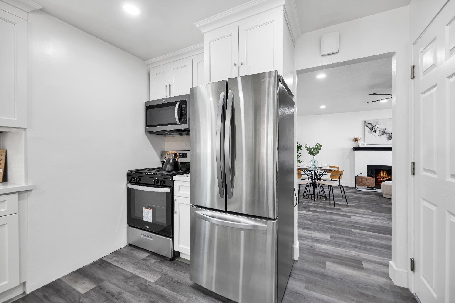 Detail Gallery Image 27 of 56 For 3041 San Carlos Way, Sacramento,  CA 95817 - 3 Beds | 1/1 Baths