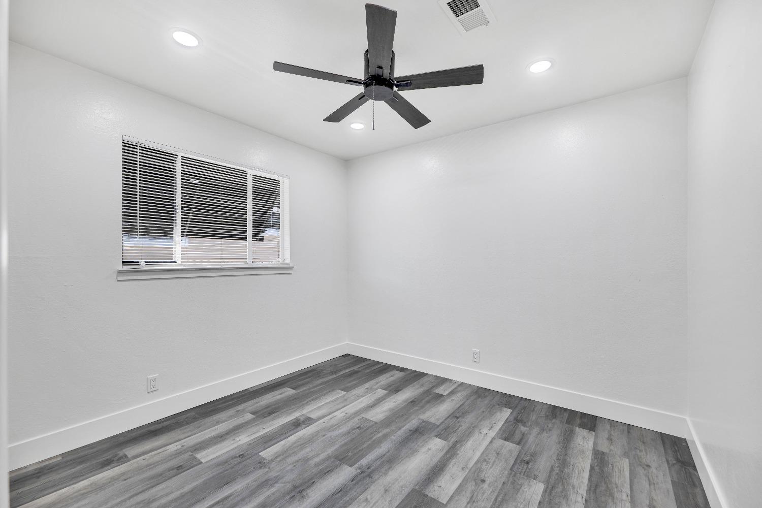 Detail Gallery Image 40 of 56 For 3041 San Carlos Way, Sacramento,  CA 95817 - 3 Beds | 1/1 Baths