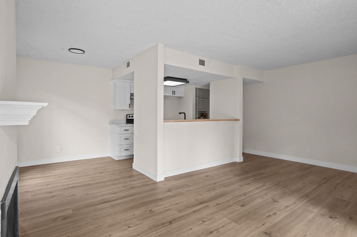 Photo #13: 225017584 Listing: Photo #13