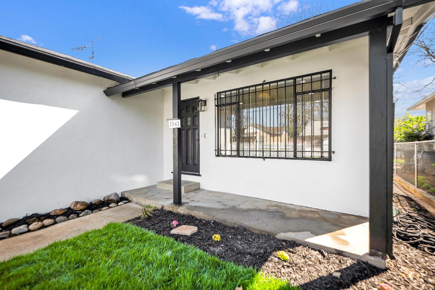 Detail Gallery Image 7 of 56 For 3041 San Carlos Way, Sacramento,  CA 95817 - 3 Beds | 1/1 Baths