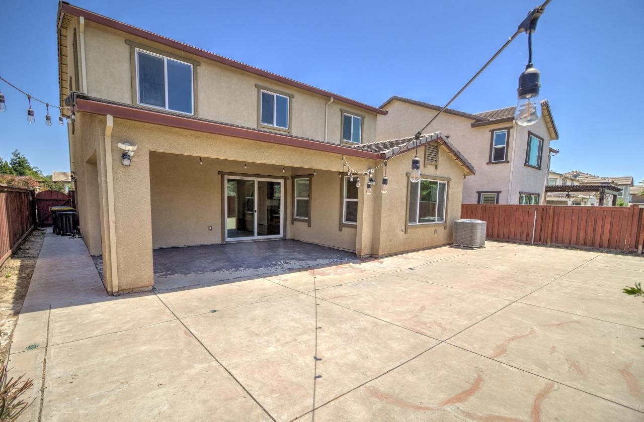 Parkside Court, Lathrop, California image 36