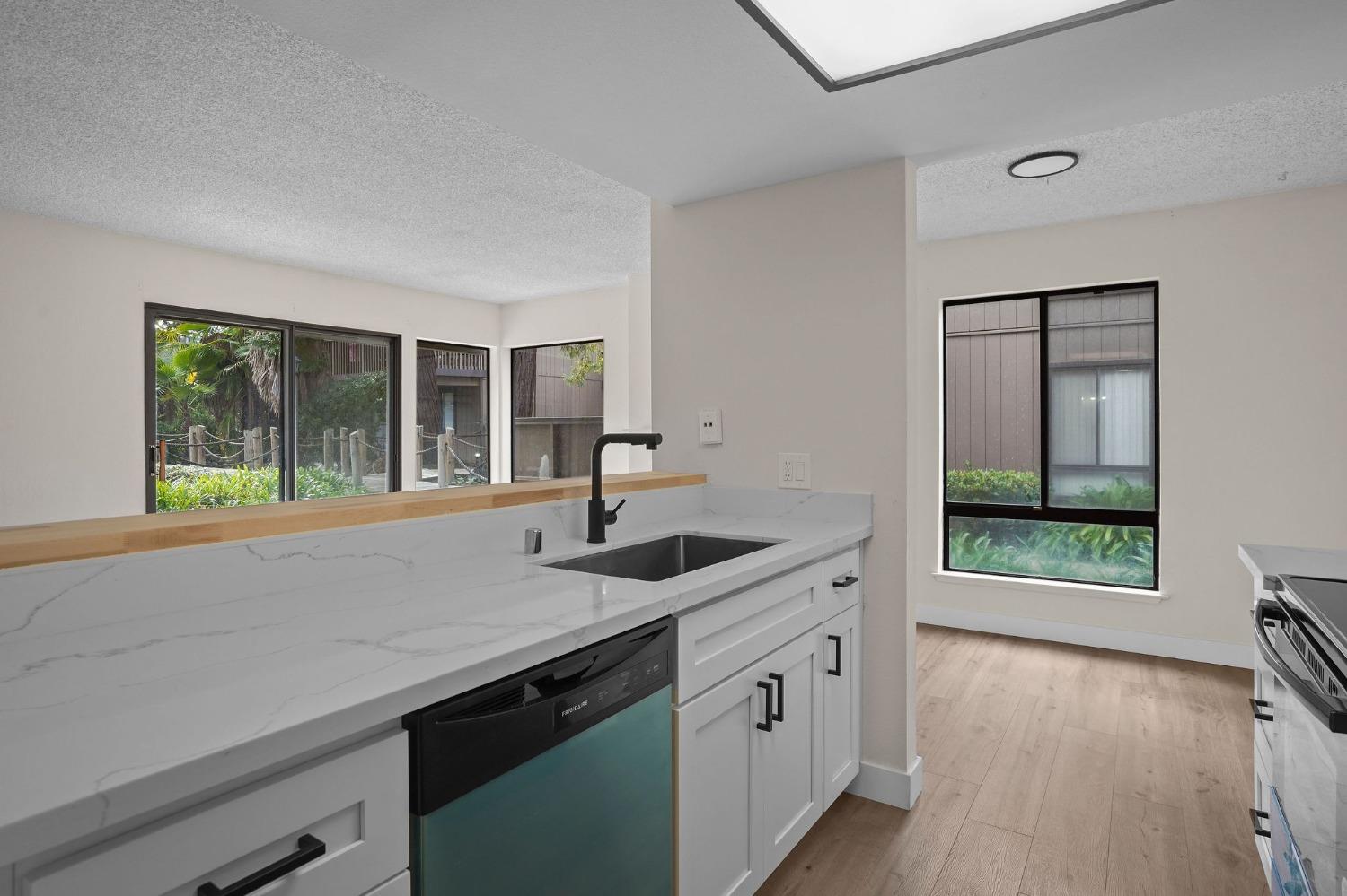 Photo #6: 225017584 Listing: Photo #6