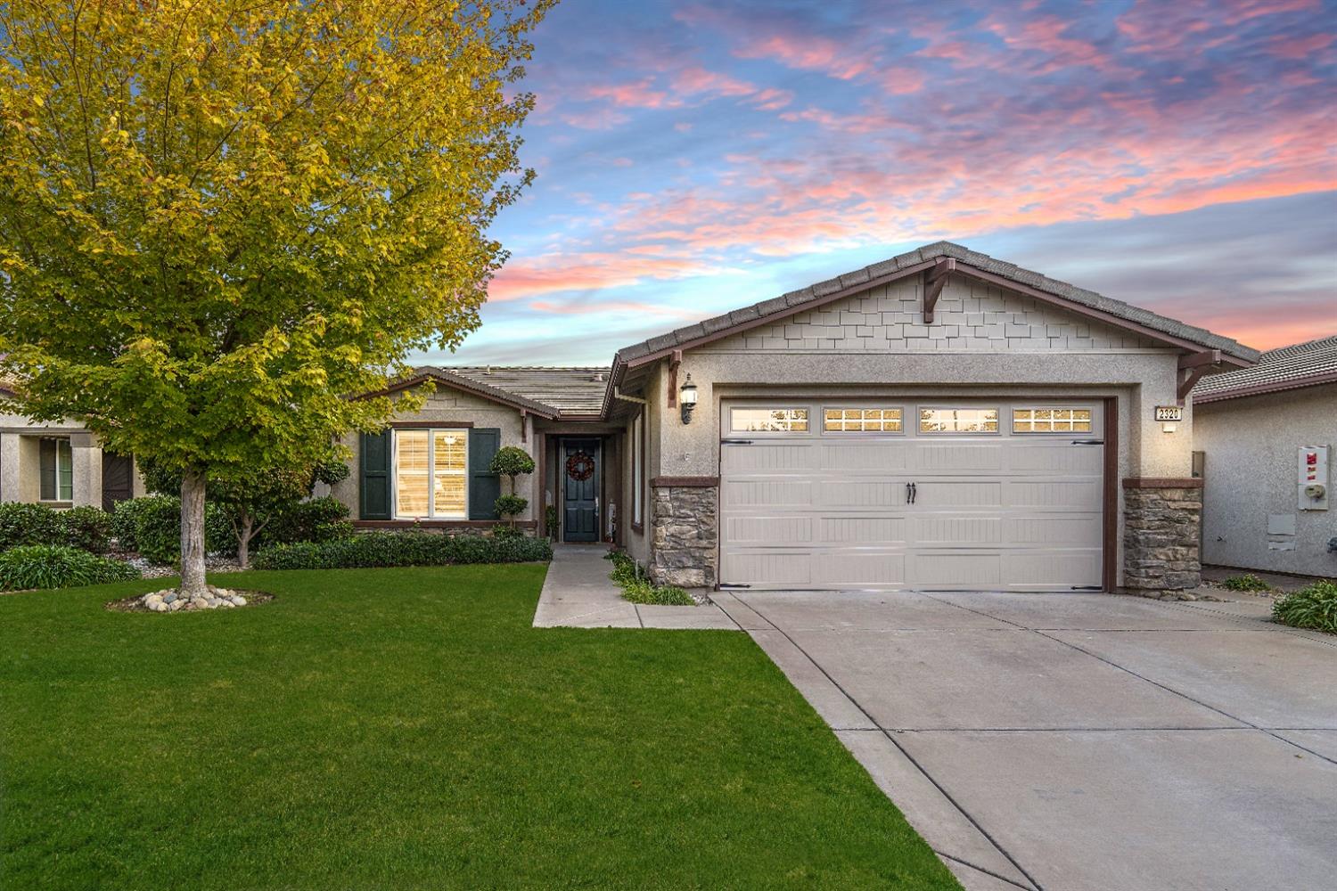 Detail Gallery Image 1 of 1 For 2320 Pepper Tree Ln, Manteca,  CA 95336 - 2 Beds | 2 Baths