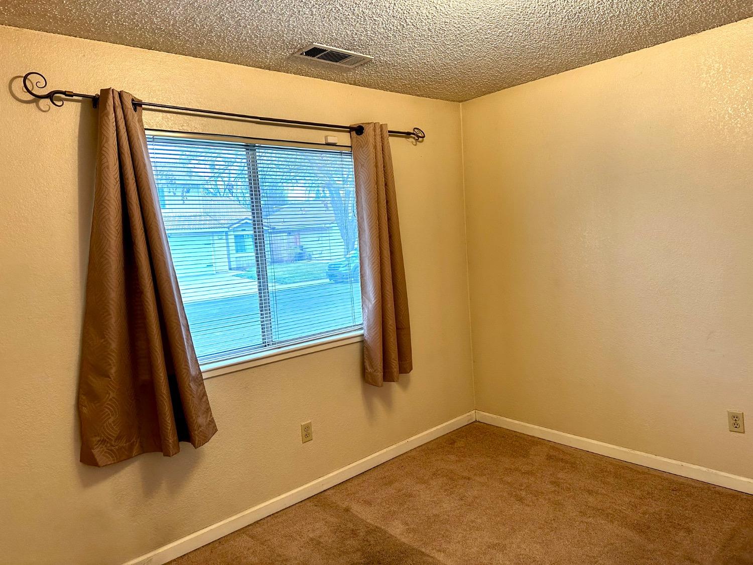 Detail Gallery Image 30 of 85 For 1708 Brett Ln, Modesto,  CA 95358 - 2 Beds | 2 Baths