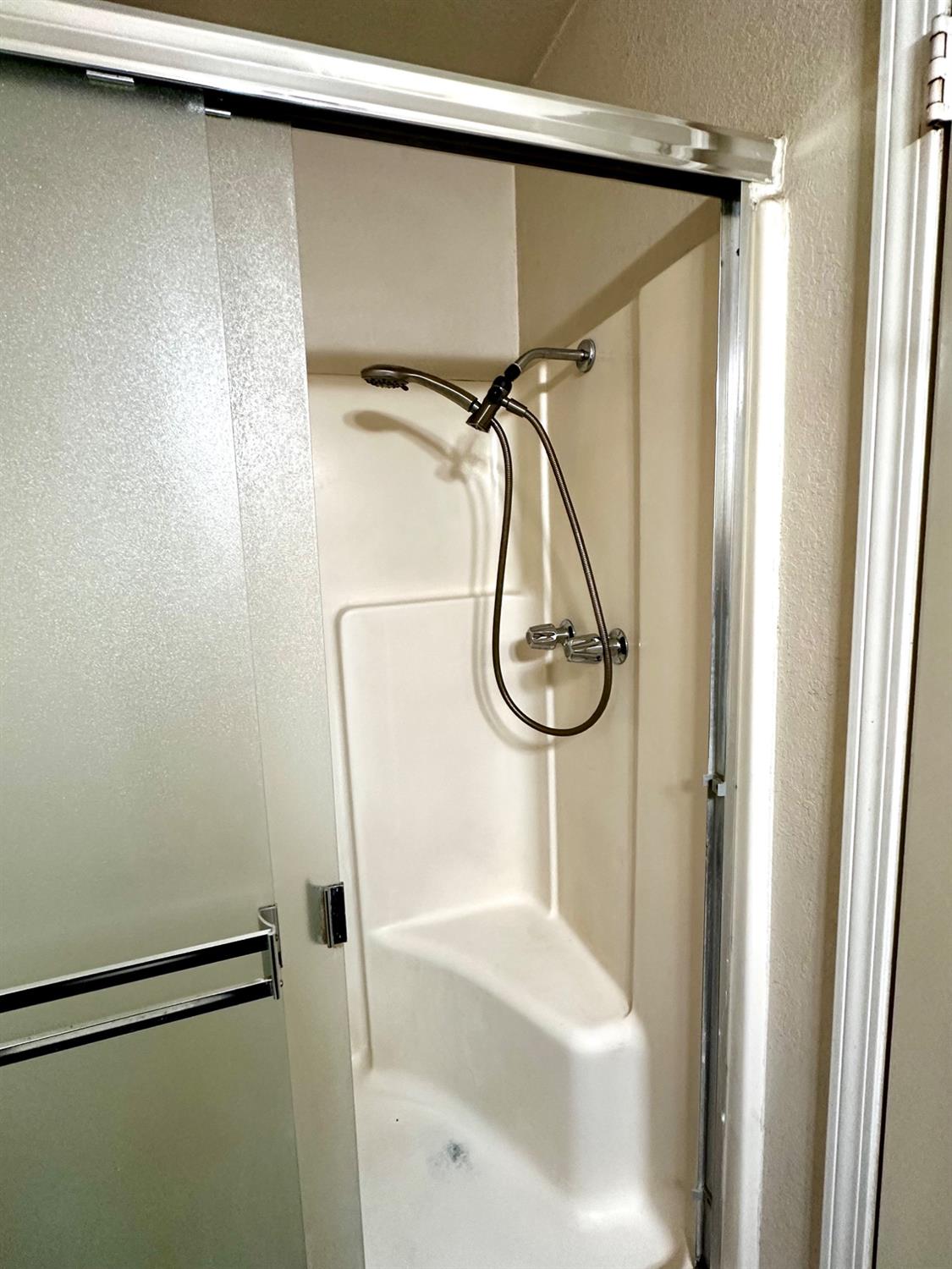 Detail Gallery Image 43 of 85 For 1708 Brett Ln, Modesto,  CA 95358 - 2 Beds | 2 Baths