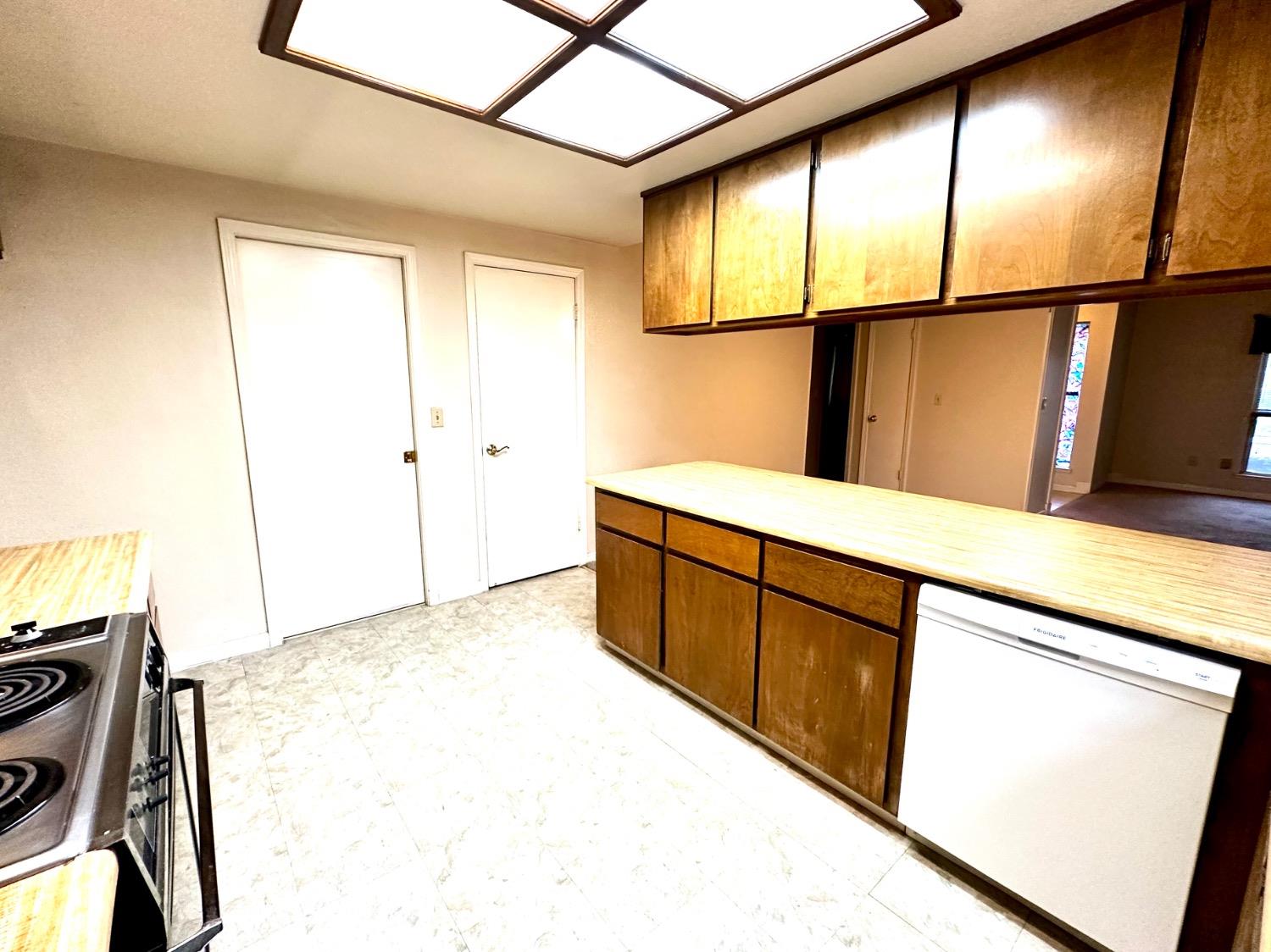 Detail Gallery Image 24 of 85 For 1708 Brett Ln, Modesto,  CA 95358 - 2 Beds | 2 Baths