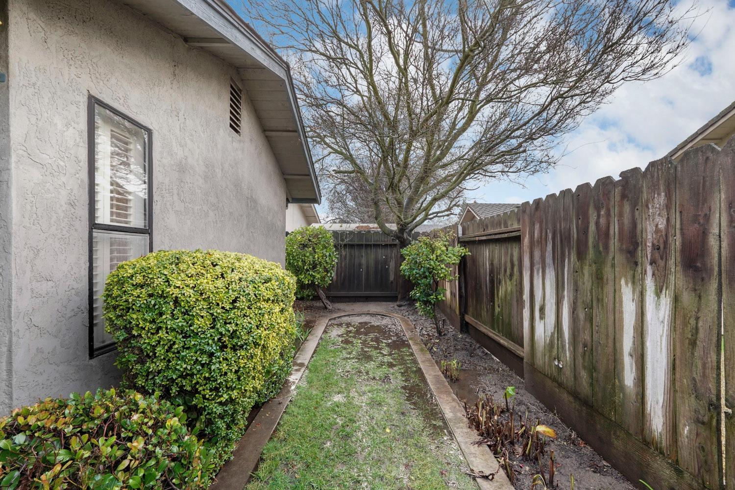 Detail Gallery Image 30 of 32 For 3124 Estate Dr, Stockton,  CA 95209 - 4 Beds | 2 Baths