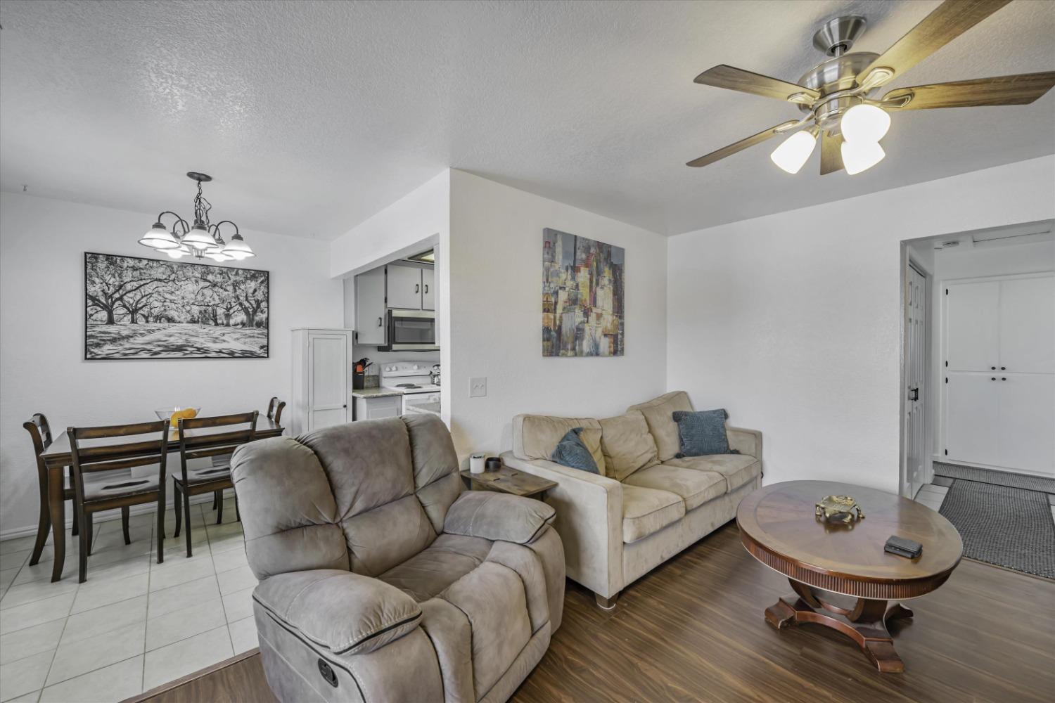 Photo #4: 225016228 Listing: Photo #4