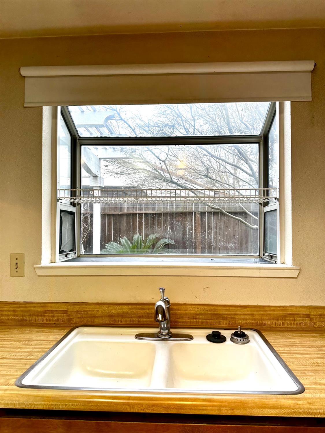 Detail Gallery Image 23 of 85 For 1708 Brett Ln, Modesto,  CA 95358 - 2 Beds | 2 Baths