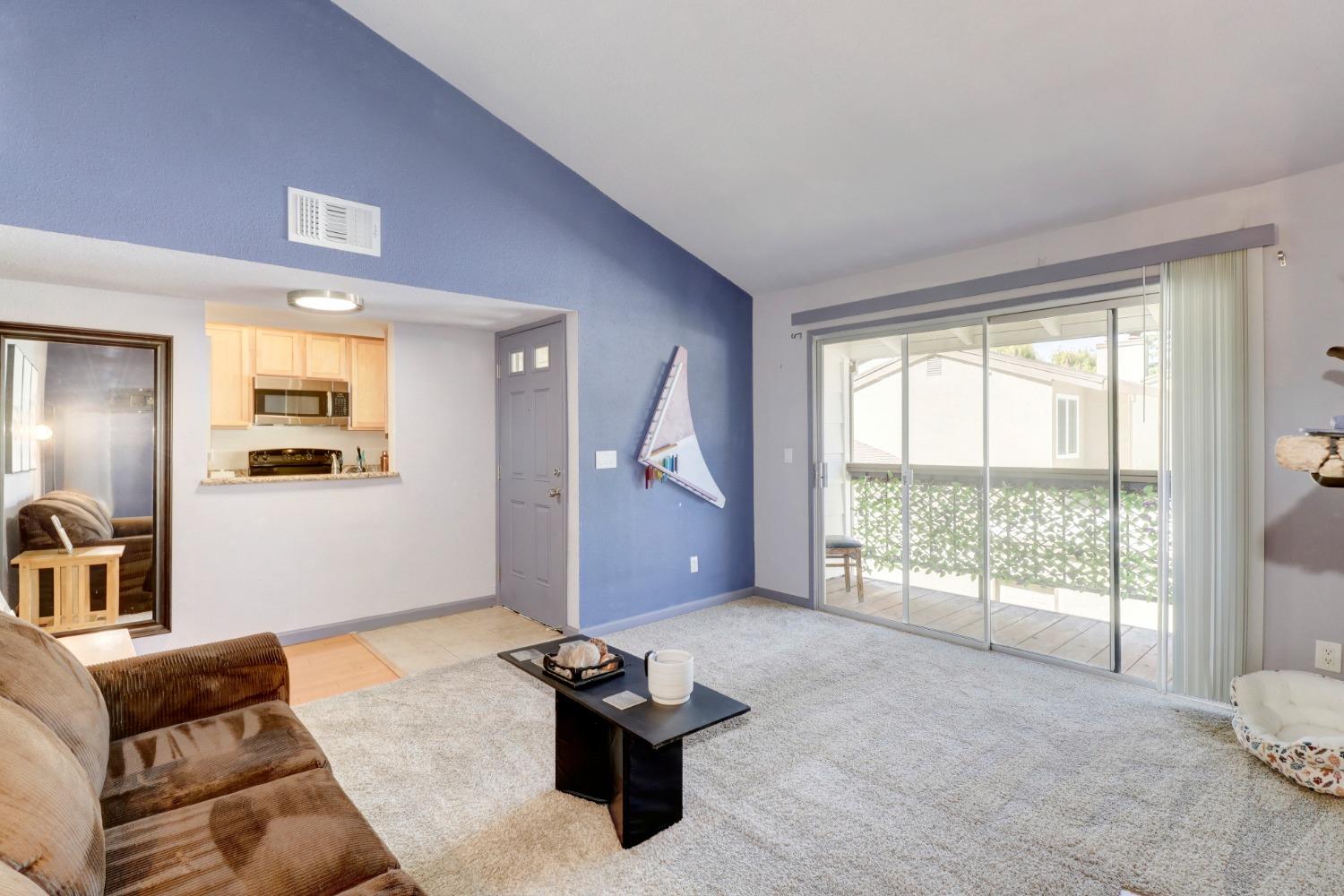 Photo #4: 225017682 Listing: Photo #4
