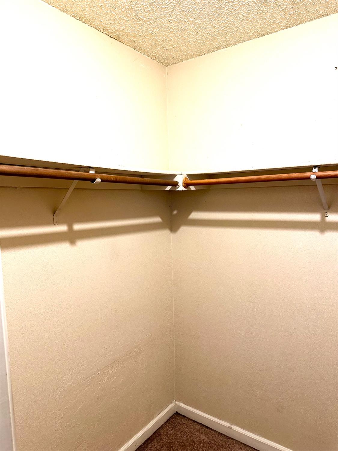 Detail Gallery Image 38 of 85 For 1708 Brett Ln, Modesto,  CA 95358 - 2 Beds | 2 Baths