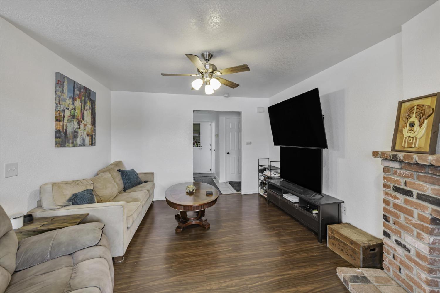 Photo #5: 225016228 Listing: Photo #5