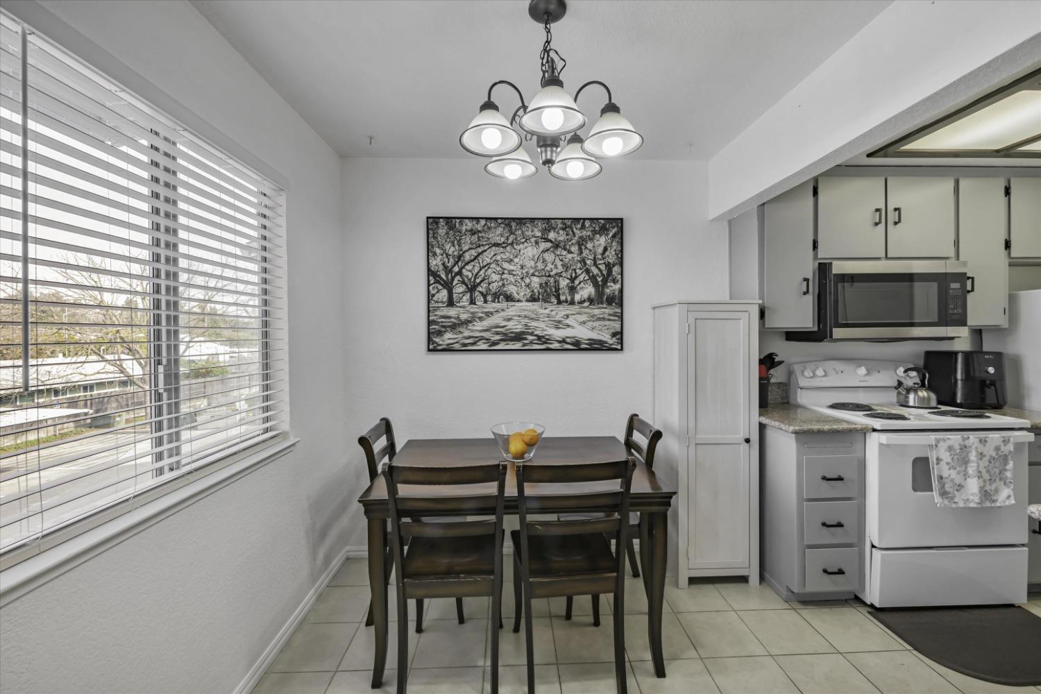 Photo #9: 225016228 Listing: Photo #9