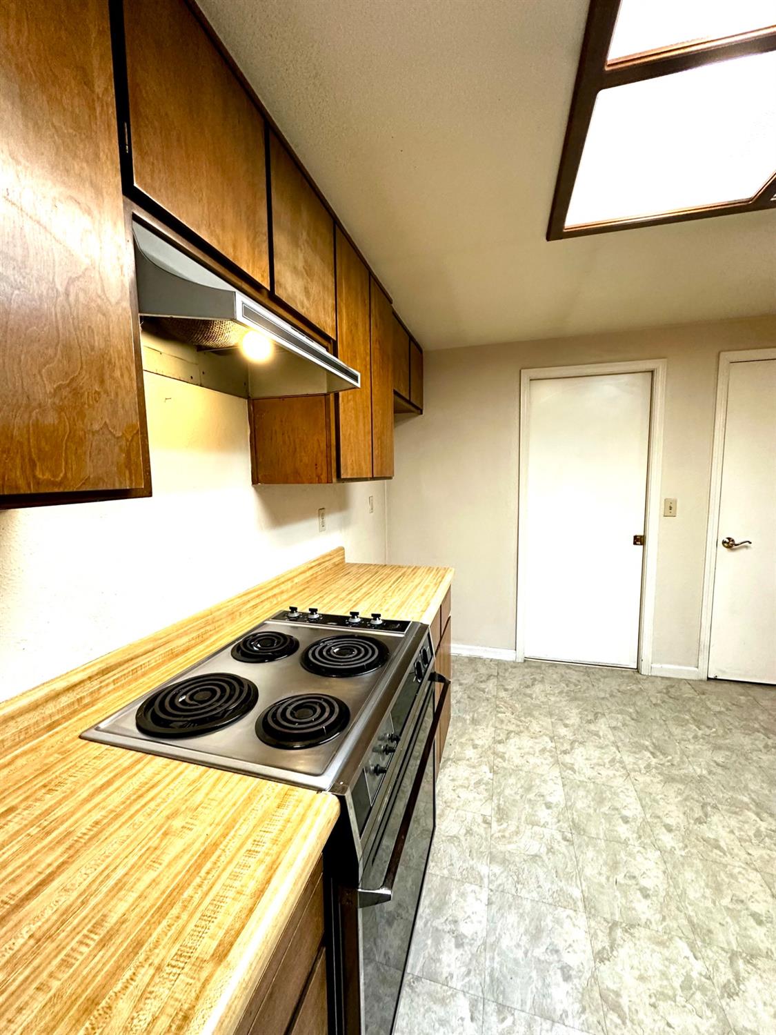 Detail Gallery Image 21 of 85 For 1708 Brett Ln, Modesto,  CA 95358 - 2 Beds | 2 Baths